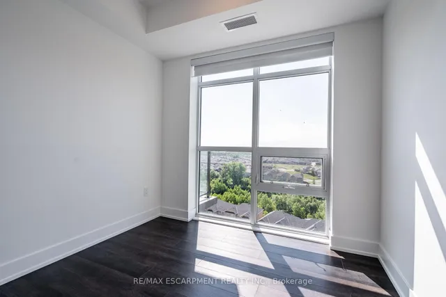 Additional image 17 of 450 Dundas St Unit 1111