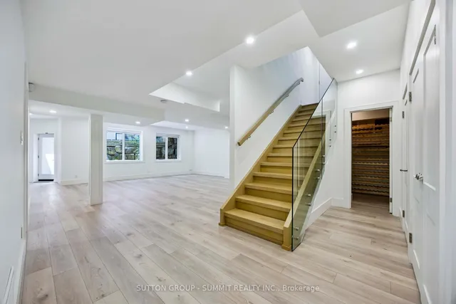 Additional image 39 of 127 Munro Blvd