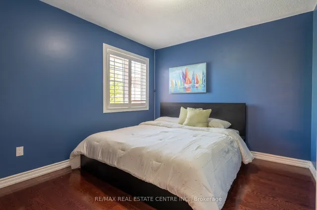 Additional image 25 of 925 Knotty Pine Grve