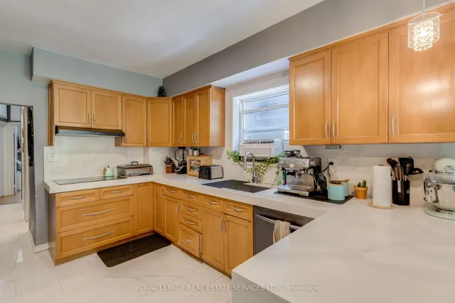 Additional image 8 of 10 Follis Ave