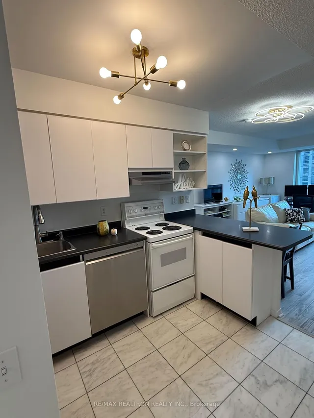 Additional image 6 of 750 Bay St Unit 1701