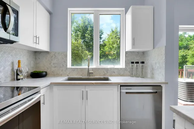 Additional image 16 of 3059 Finch Ave Unit 45