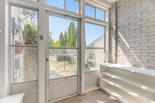 Additional image 3 of 34 Goskin Crt