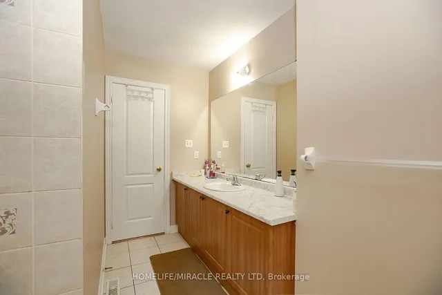 Additional image 33 of 20 Oblate Cres