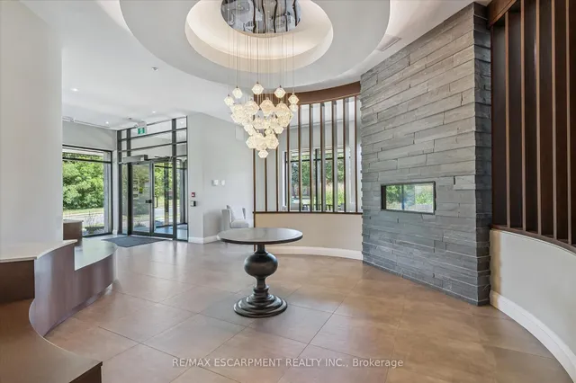 Additional image 5 of 1 Redfern Ave Unit 102