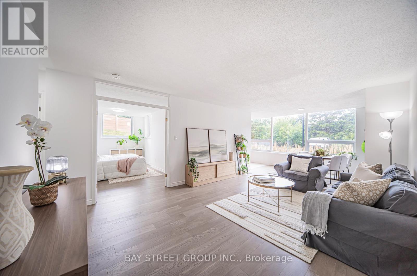 Property image for 102 - 326 MAJOR MACKENZIE DRIVE E|Richmond Hill (Crosby), Ontario L4C8T4