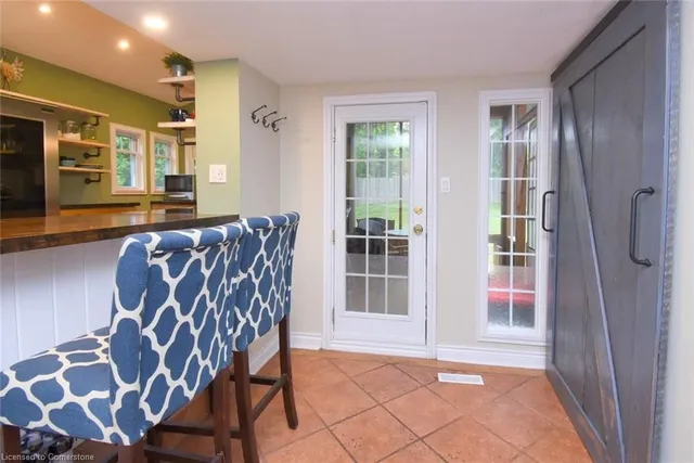 Additional image 32 of 662 Old Dundas Rd