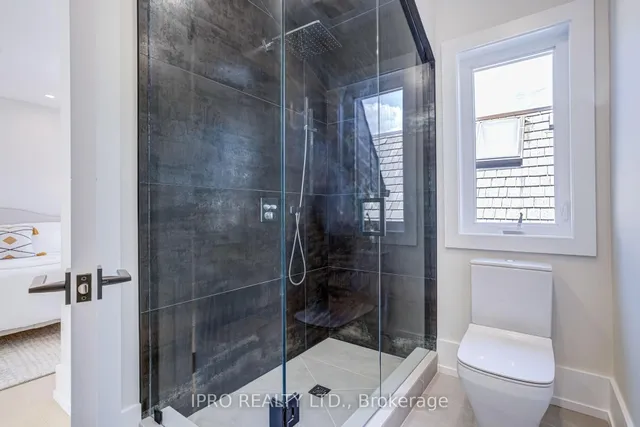 Additional image 28 of 594 Broadway Ave