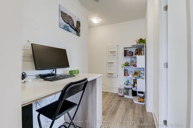 Additional image 13 of 3100 Keele St Unit 534