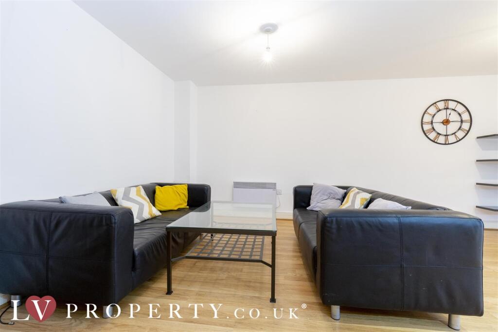 Additional image 2 of Islington Gates, Fleet Street