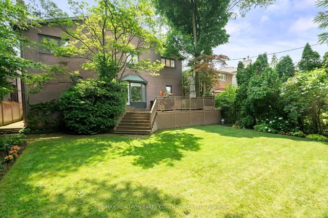 Additional image 32 of 566 Castlefield Ave