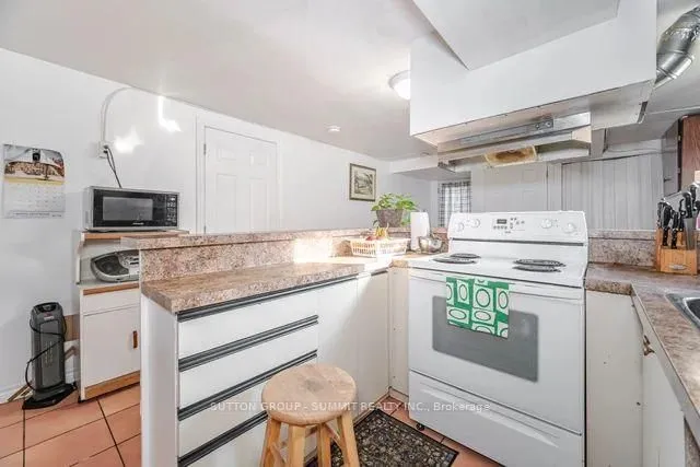 Additional image 46 of 354 Centre St