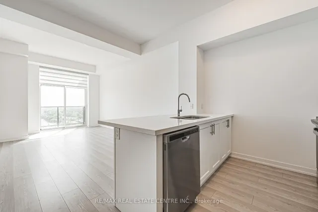 Additional image 8 of 450 Dundas St Unit 1213