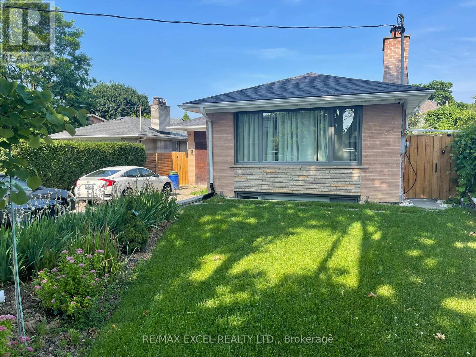 Property image for BASEMENT - 29 RUSCOE CRESCENT|Toronto (Willowridge-Martingrove-Richview), Ontario M9P1P2