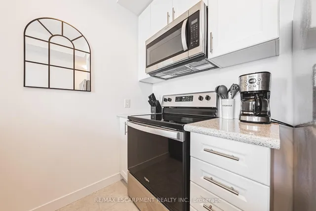 Additional image 10 of 460 Dundas St Unit 505