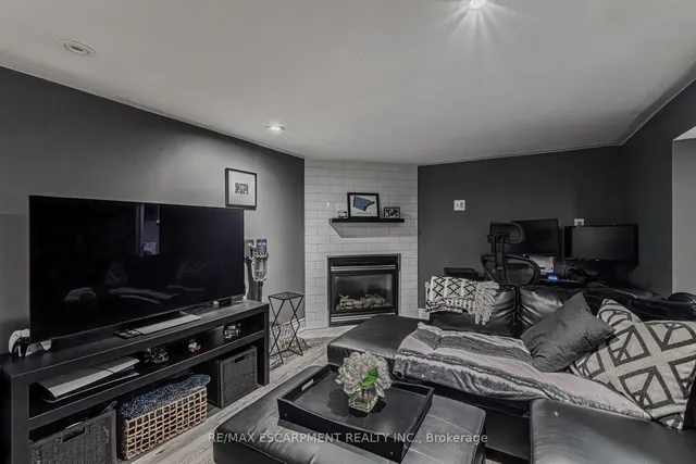 Additional image 23 of 150 Aberfoyle Ave