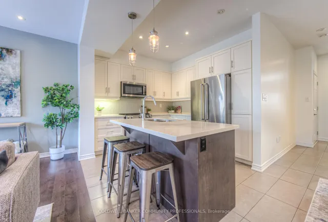 Additional image 7 of 215 Dundas St Unit 38