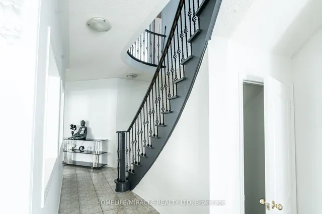 Additional image 11 of 16 Signet Crt