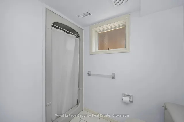 Additional image 35 of 107 Fairington Cres