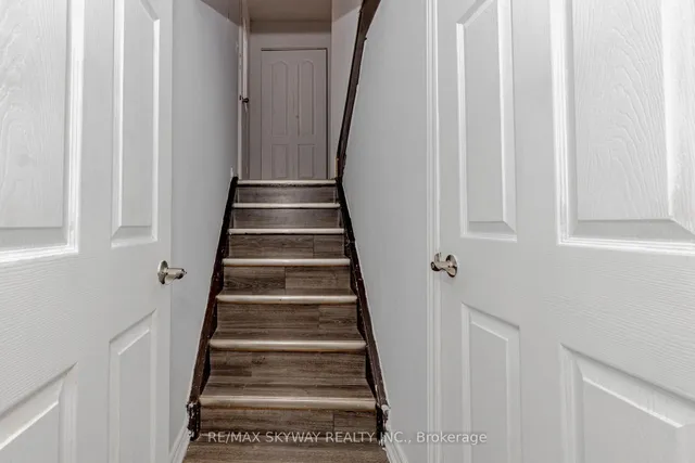 Additional image 33 of 3285 Lansdown Dr