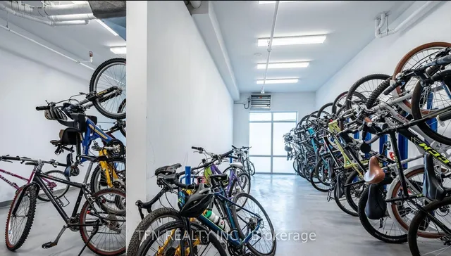 Additional image 28 of 460 Dundas St Unit 121