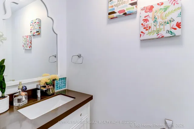 Additional image 9 of 1065 Woodward Ave