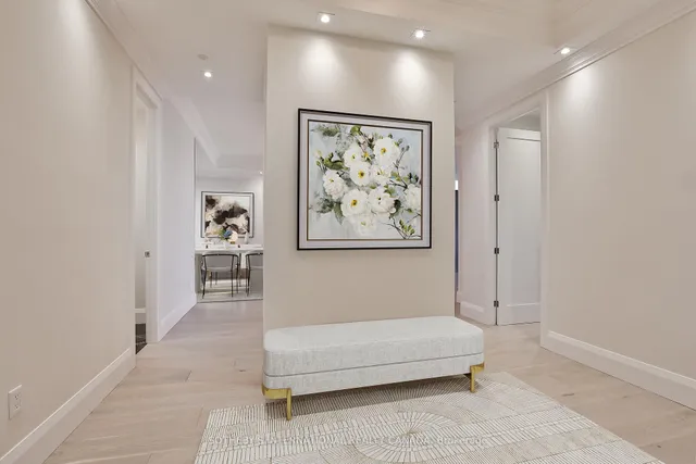 Additional image 4 of 99 Avenue Rd Unit 1101