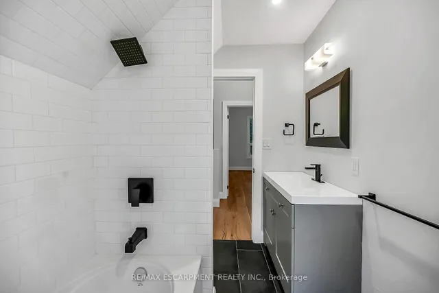 Additional image 29 of 193 Glendale Ave