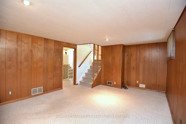 Additional image 34 of 552 Hull Crt