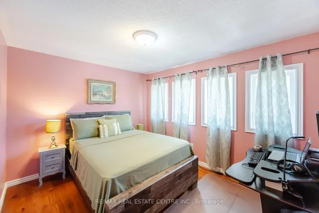 Additional image 31 of 46 LAKEFIELD Rd