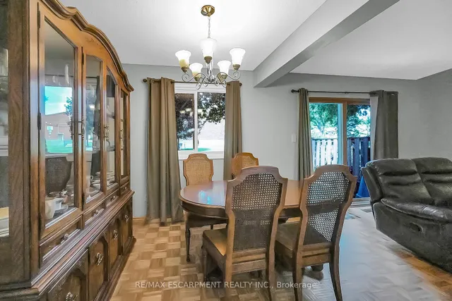 Additional image 11 of 1460 Garth St Unit 18