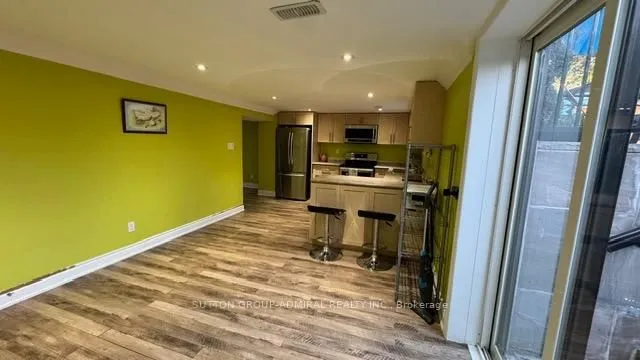 Additional image 30 of 29 Mayall Ave