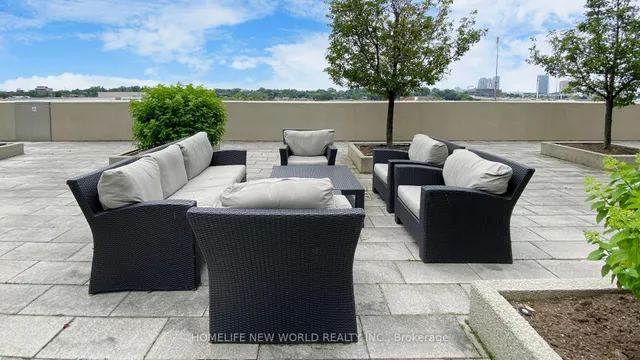 Additional image 39 of 181 Village Green Sq Unit 1815