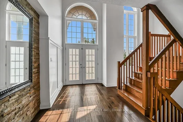 Additional image 4 of 242 Eringate Dr