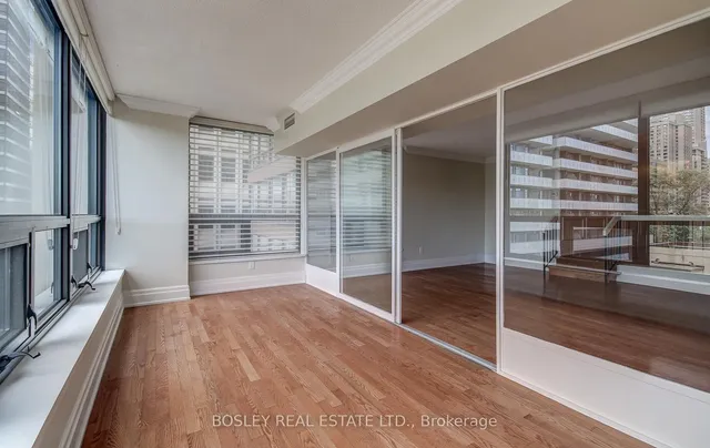 Additional image 20 of 62 Wellesley St Unit 702