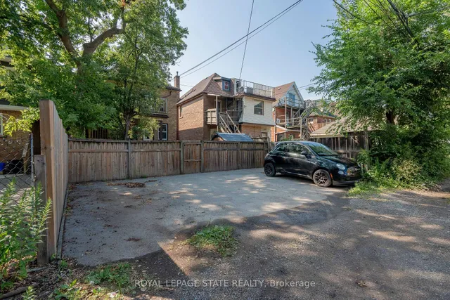 Additional image 6 of 36 Spadina Ave