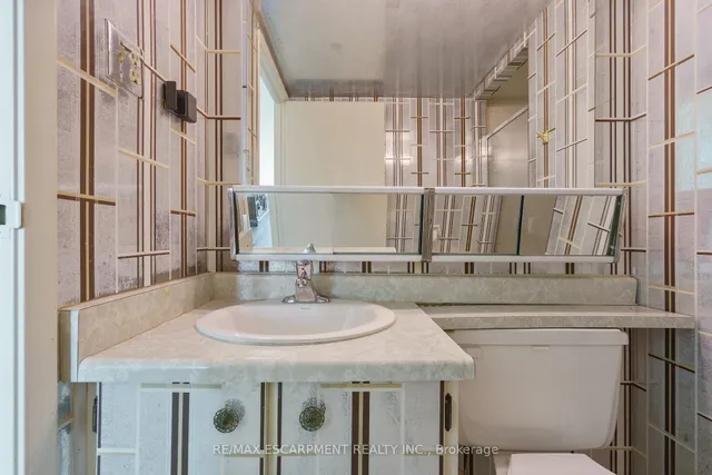 Additional image 32 of 75 Queen St Unit 2203