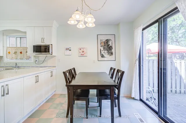 Additional image 17 of 177 Roxanne Cres