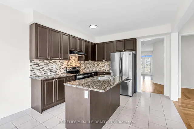 Additional image 12 of 23 Royal Coachman Way