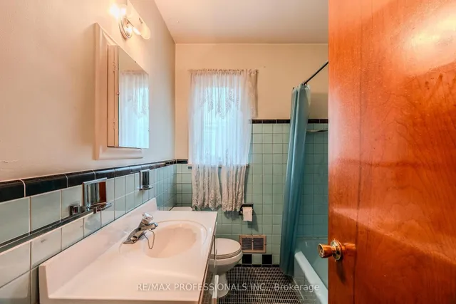 Additional image 27 of 15 Nordin Ave