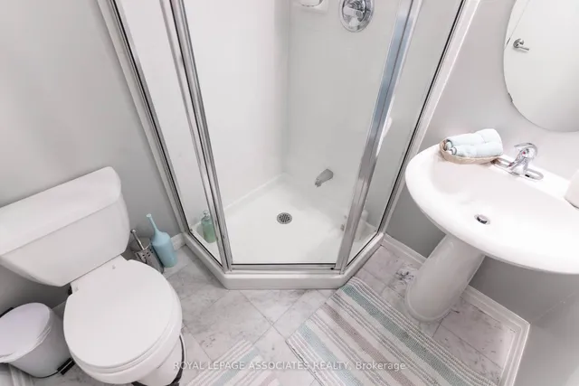 Additional image 19 of 16 Yonge St Unit 2407