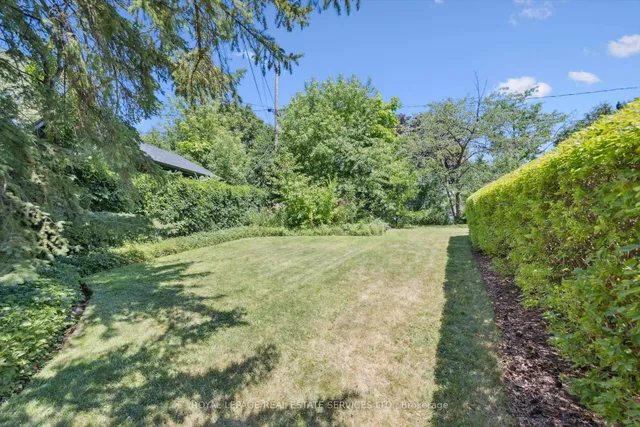 Additional image 35 of 1324 Elgin Cres