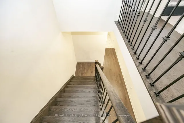 Additional image 25 of 114 Adventura Rd