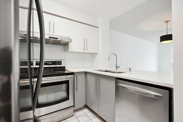 Additional image 8 of 942 Yonge St Unit 418