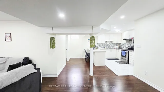 Additional image 39 of 2 Buchanan Cres