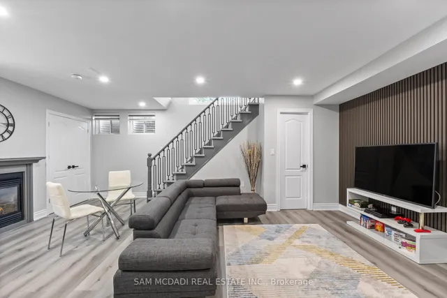 Additional image 37 of 1755 Crately Crt