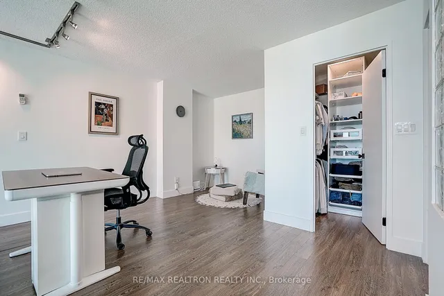 Additional image 19 of 250 Manitoba St Unit PH 802