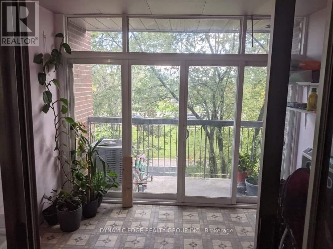 250 - 3025 THE CREDIT WOODLANDS|Mississauga (Erindale), Ontario L5C2V3