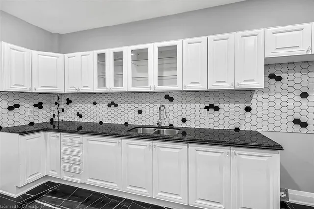 Additional image 17 of 172 Sherman Ave