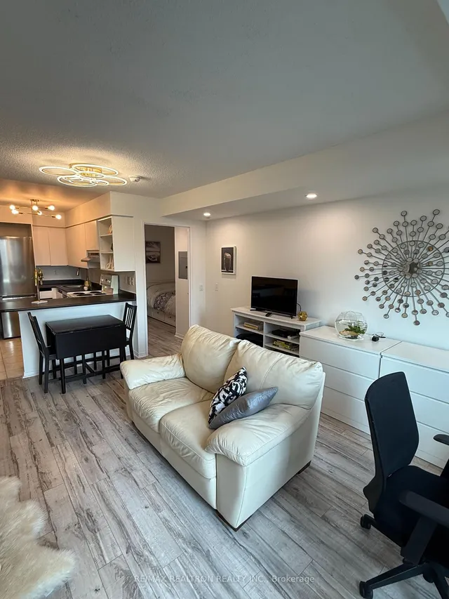 Additional image 4 of 750 Bay St Unit 1701